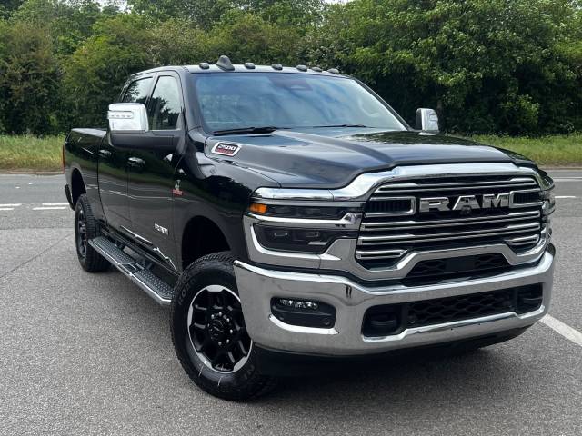 Dodge Ram 2500 LARAMIE 6.7 Cummins High Output Petrol Black